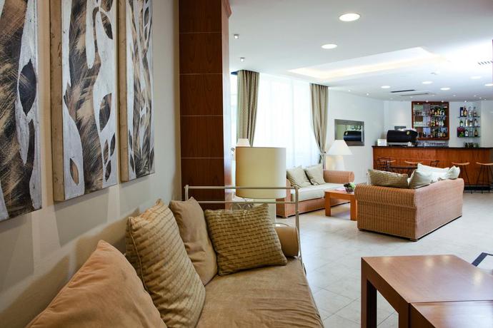 Imagen de los interiores del Hotel Sirolo. Foto 15
