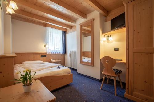 Imagen de la habitación del Hotel Siror. Foto 19