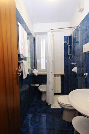 Imagen de la habitación del Hotel Siros. Foto 6