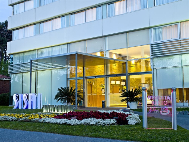 Imagen de la piscina del Hotel Sisai Boutique. Foto 15