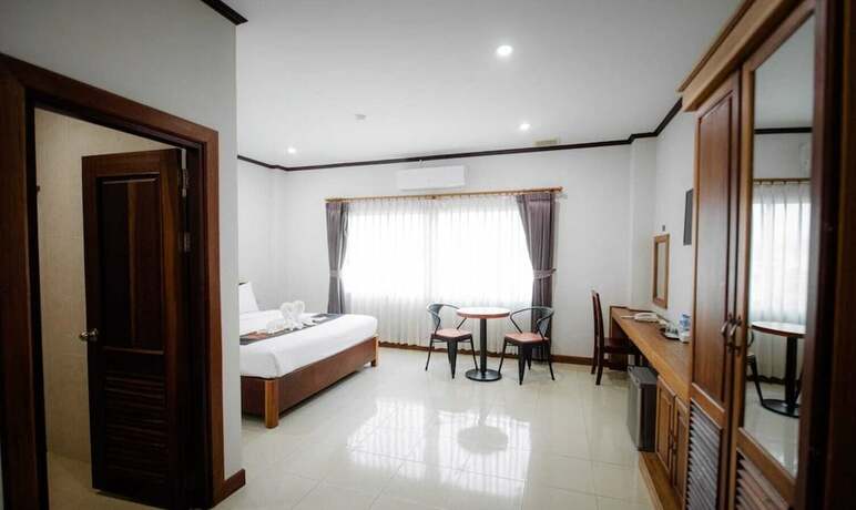 Imagen general del Hotel Sisombat Plaza. Foto 3