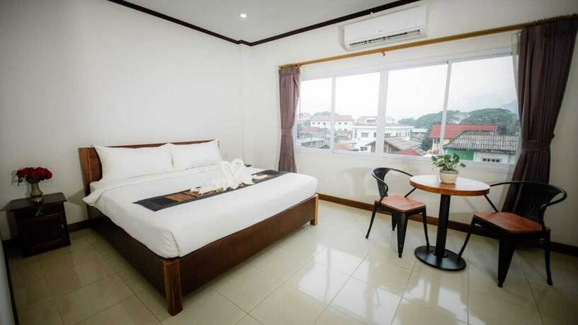 Imagen general del Hotel Sisombat Plaza. Foto 9