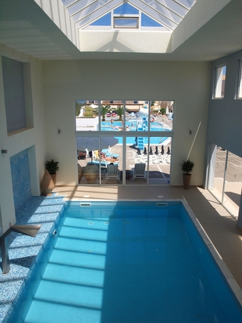 Imagen de la piscina del Hotel Sissi Bay Resort. Foto 16