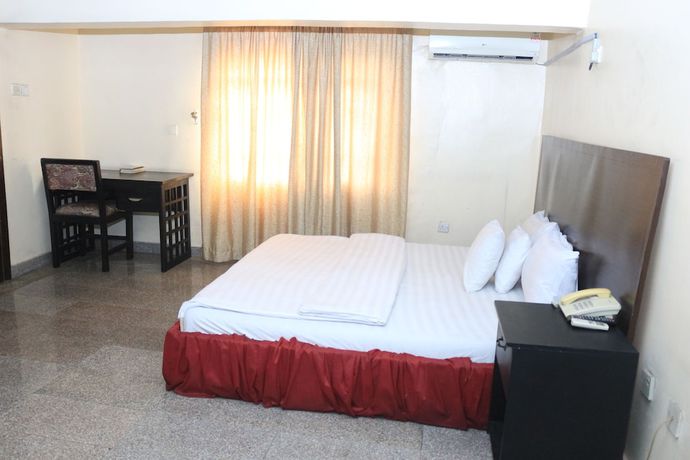 Imagen de la habitación del Hotel Sissi. Foto 4