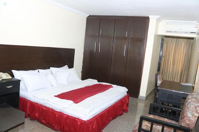 Imagen de la habitación del Hotel Sissi. Foto 10