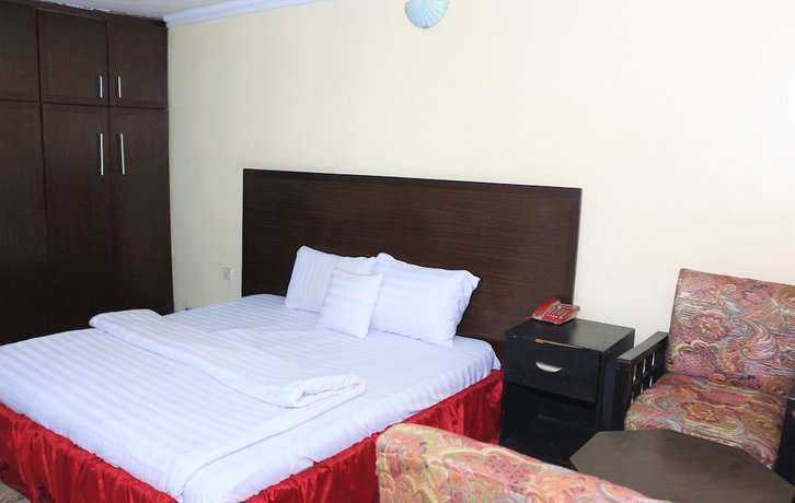 Imagen de la habitación del Hotel Sissi. Foto 18