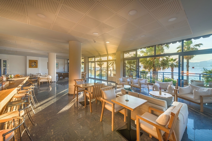 Imagen de los interiores del Hotel Sissy. Foto 16