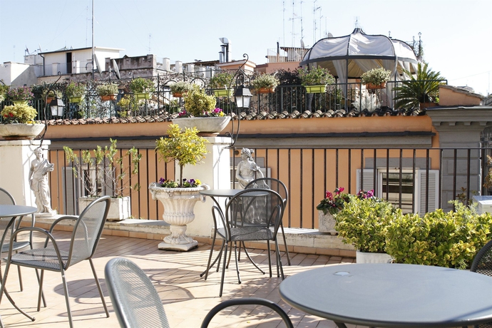 Imagen de los exteriores del Hotel Sistina. Foto 4