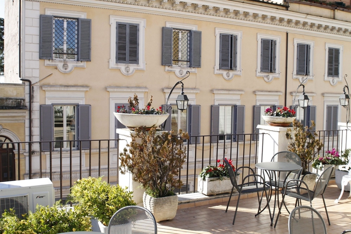 Imagen de los exteriores del Hotel Sistina. Foto 5