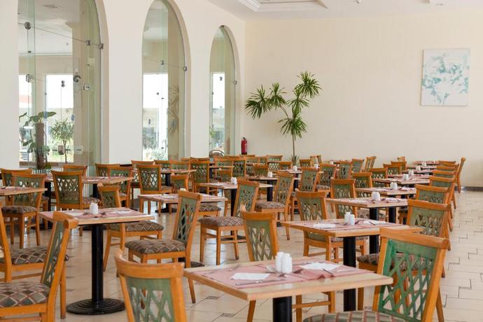 Imagen del bar/restaurante del Hotel Siva Sharm Resort and Spa. Foto 2