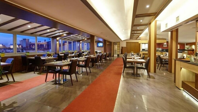 Imagen del bar/restaurante del Hotel Sivas Buruciye Otel. Foto 23