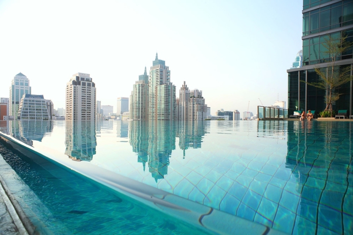Imagen de la piscina del Hotel Sivatel Bangkok. Foto 11