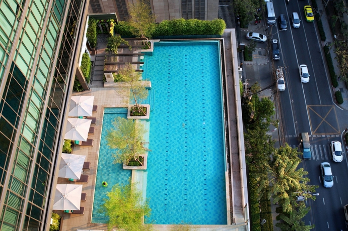 Imagen de la piscina del Hotel Sivatel Bangkok. Foto 14