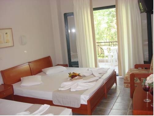 Imagen de la habitación del Hotel Siviris Golden Beach. Foto 1