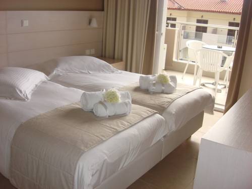 Imagen de la habitación del Hotel Siviris Golden Beach. Foto 4