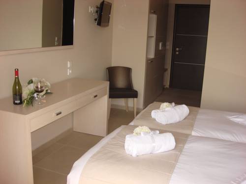 Imagen de la habitación del Hotel Siviris Golden Beach. Foto 5