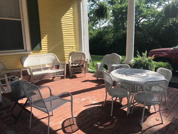 Imagen general del Hotel Six Acres Bed and Breakfast. Foto 1