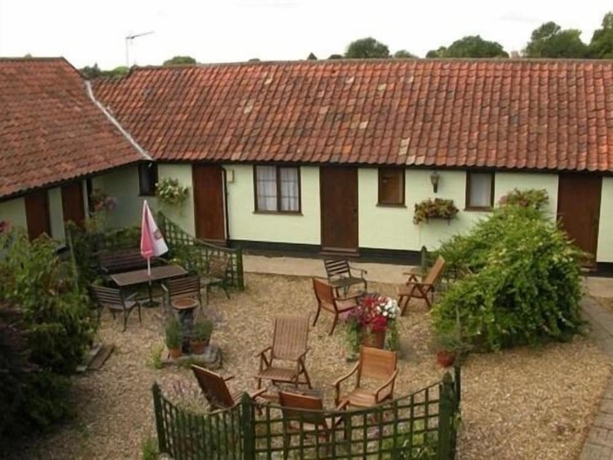Imagen de los exteriores del Hotel Six Bells. Foto 13