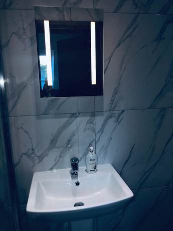 Imagen de la habitación del Hotel Six Bellss. Foto 13