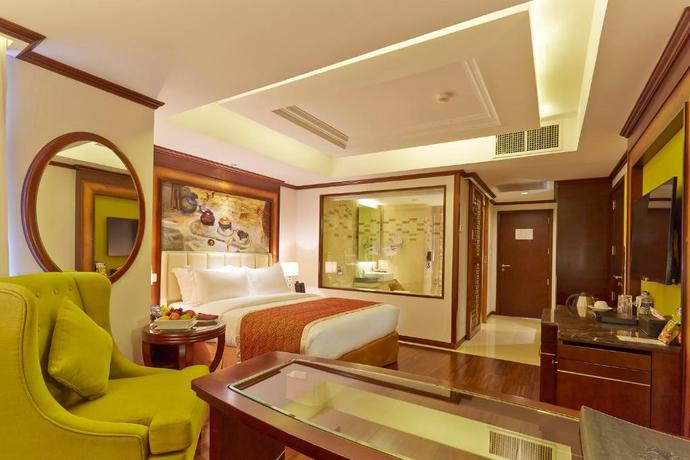 Imagen de la habitación del Hotel Six Seasons. Foto 4