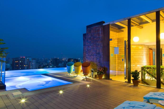 Imagen de los interiores del Hotel Six Seasons. Foto 10