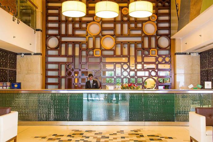 Imagen de los interiores del Hotel Six Seasons. Foto 12