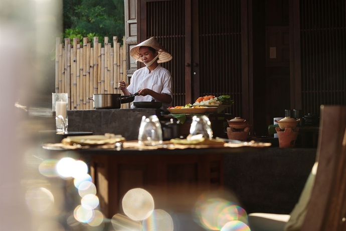 Imagen del bar/restaurante del Hotel Six Senses Con Dao. Foto 7