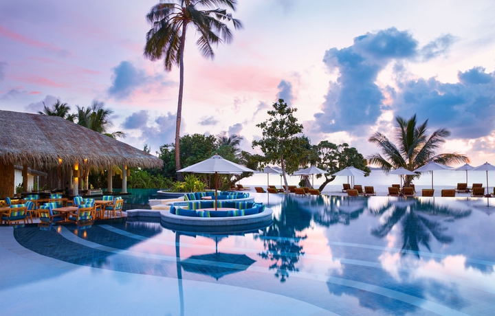 Imagen de la piscina del Hotel Six Senses Laamu. Foto 15