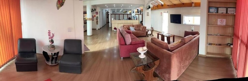 Imagen de los interiores del Hotel Six's. Foto 15