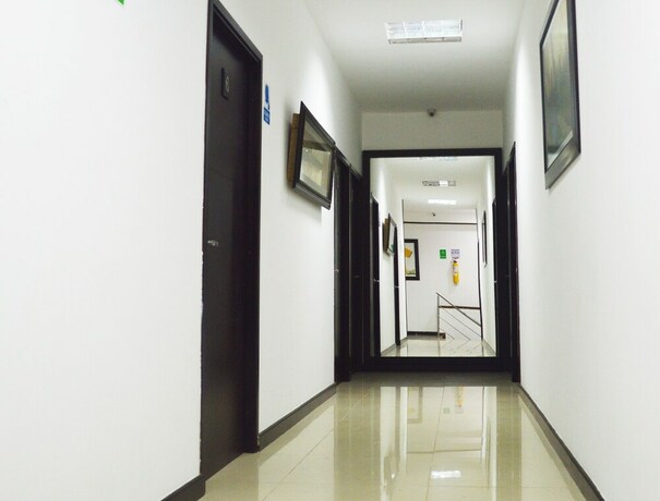 Imagen de los interiores del Hotel Sixth House Suite. Foto 13