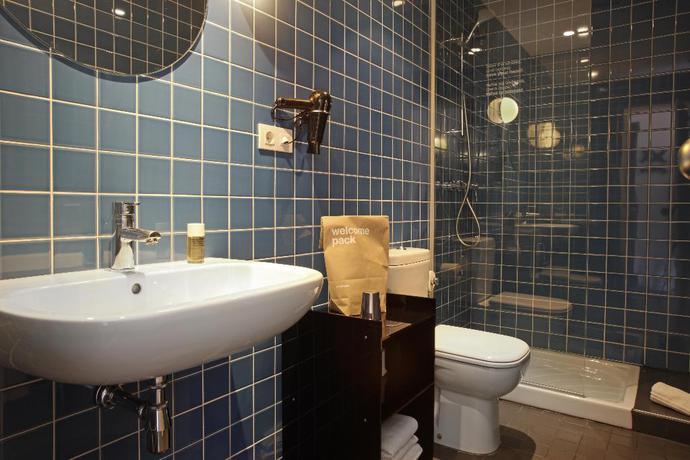 Imagen de la habitación del Hotel Sixties Ramblas. Foto 11