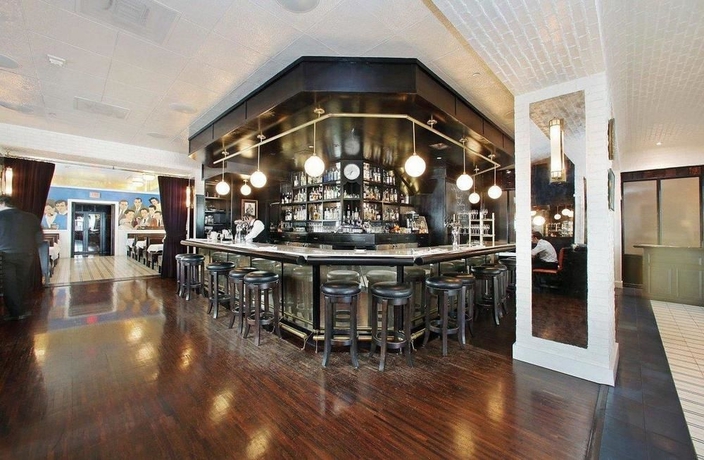 Imagen del bar/restaurante del Hotel Sixty Beverly Hills. Foto 3