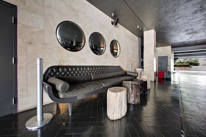 Imagen de los exteriores del Hotel Sixty Beverly Hills. Foto 8