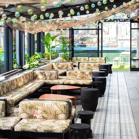 Imagen del bar/restaurante del Hotel Sixty Les. Foto 2