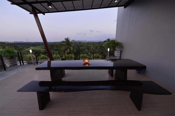 Imagen de los exteriores del Hotel Sixty Six Place. Foto 16