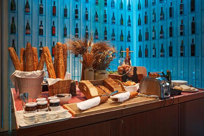 Imagen general del Hotel Sixtytwo Barcelona. Foto 11