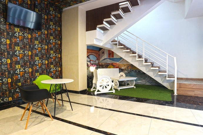 Imagen de los interiores del Hotel Size Inn. Foto 18