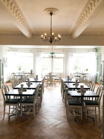 Imagen del bar/restaurante del Hotel Sj&ouml;bo G&auml;stgifvareg&aring;rd. Foto 13
