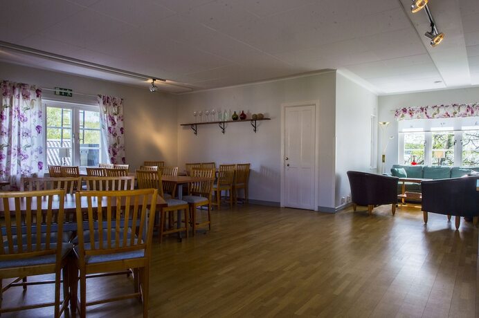 Imagen del bar/restaurante del Hotel Sj&ouml;villan Konferens. Foto 3