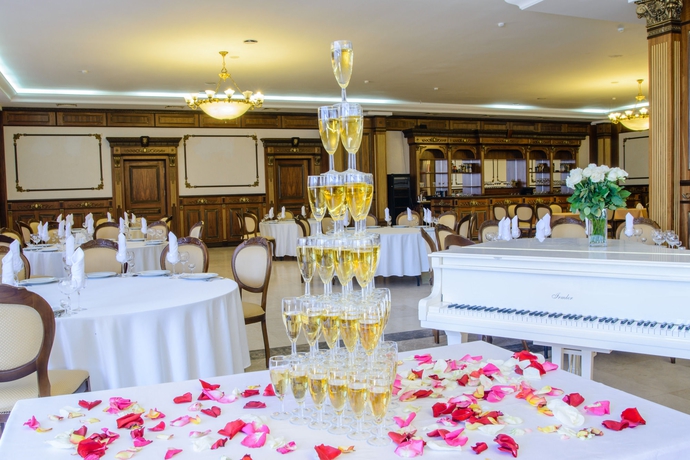 Imagen del bar/restaurante del Hotel Sk Royal Kaluga. Foto 4