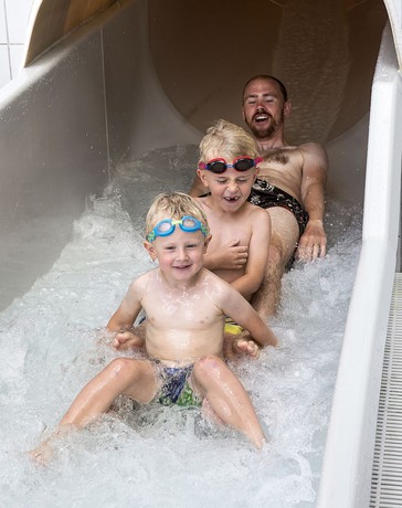 Imagen de la piscina del Hotel Sk&aelig;rb&aelig;kcentret. Foto 17