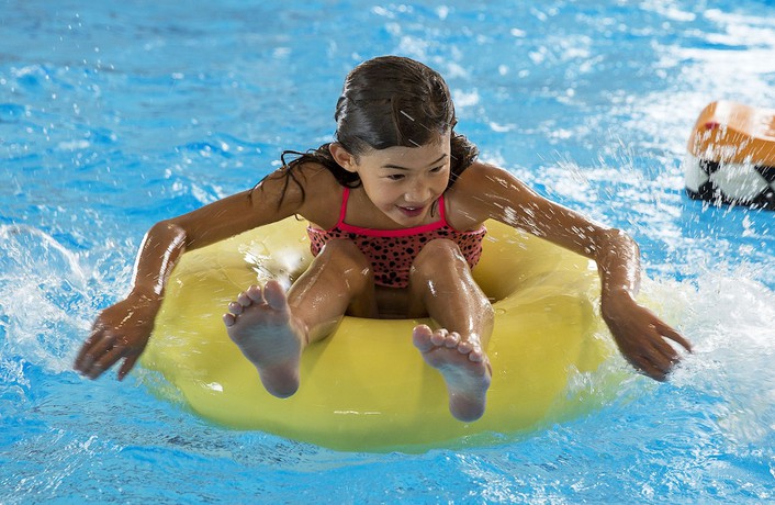 Imagen de la piscina del Hotel Sk&aelig;rb&aelig;kcentret. Foto 19