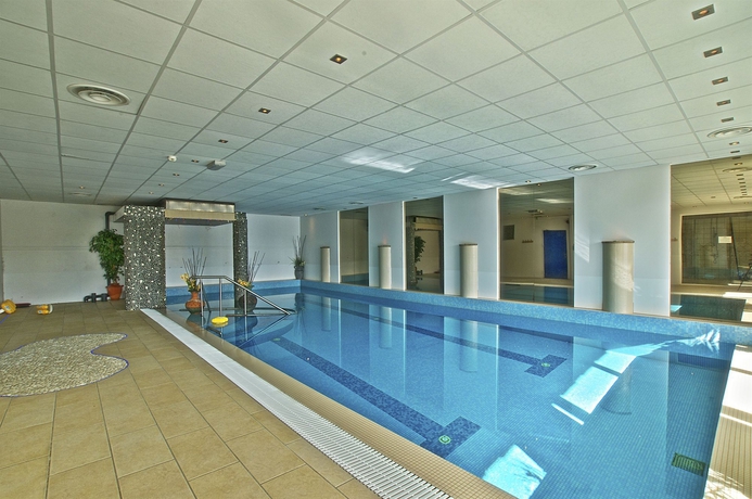 Imagen de la piscina del Hotel Skaidi. Foto 6