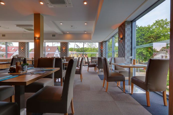 Imagen del bar/restaurante del Hotel Skal. Foto 6