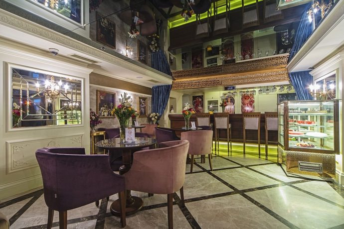 Imagen de los interiores del Hotel Skalion. Foto 13