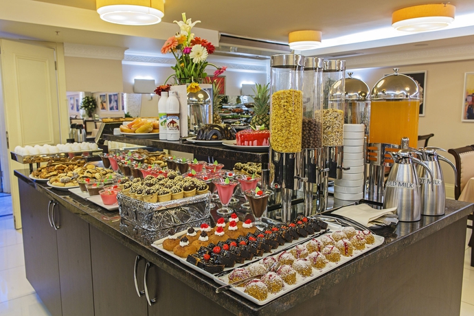 Imagen del bar/restaurante del Hotel Skalion. Foto 2