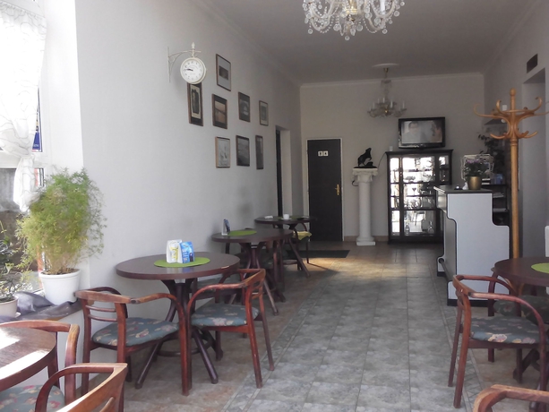 Imagen del bar/restaurante del Hotel Skalka. Foto 2