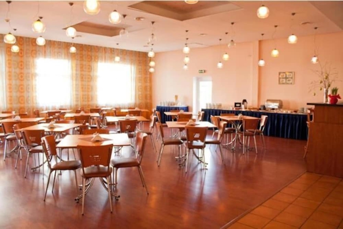 Imagen del bar/restaurante del Hotel Skanste. Foto 3