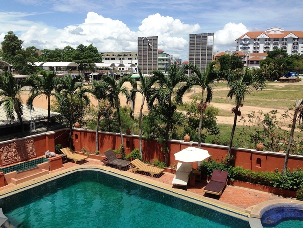 Imagen de la piscina del Hotel Skaw Beach. Foto 17
