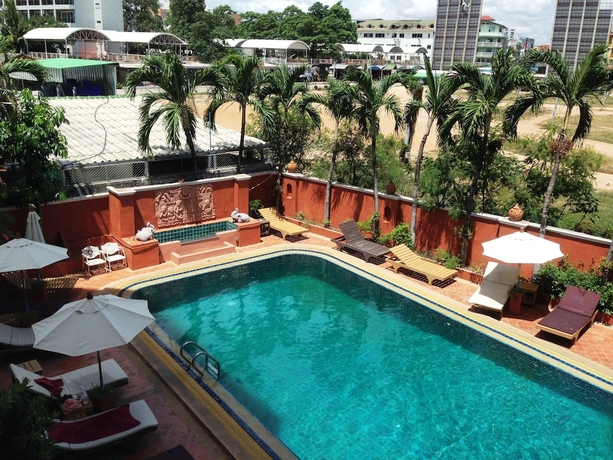 Imagen de la piscina del Hotel Skaw Beach. Foto 18